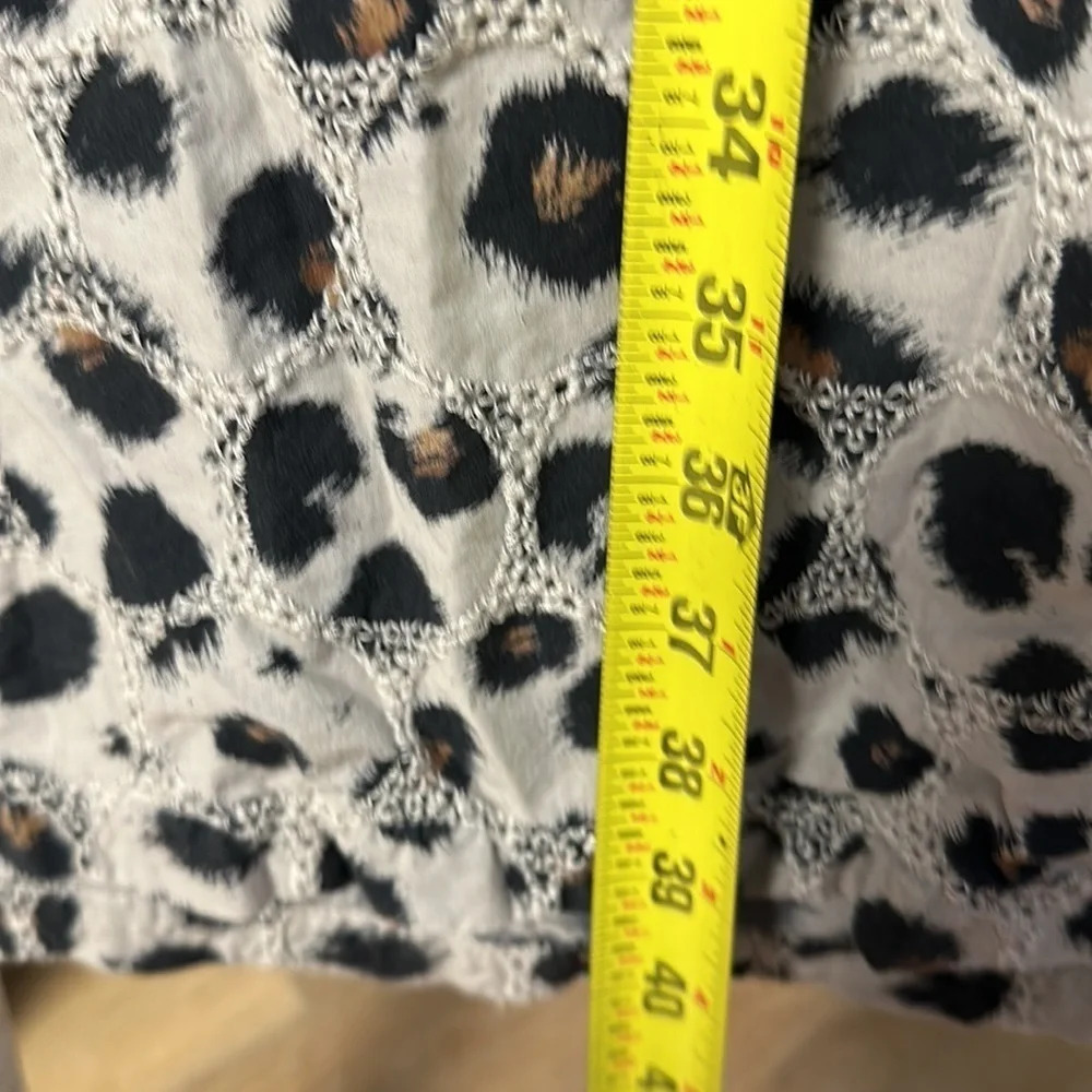 KATE Landry Dress Medium Leopard Print w pockets and size slit. Oversized - Picture 6 of 13